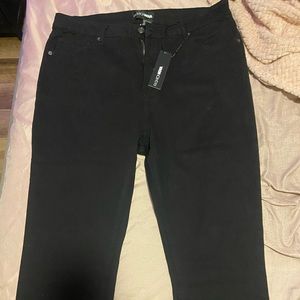 Hi, I’m selling black high rise plus size fashion nova jeans size 2x
